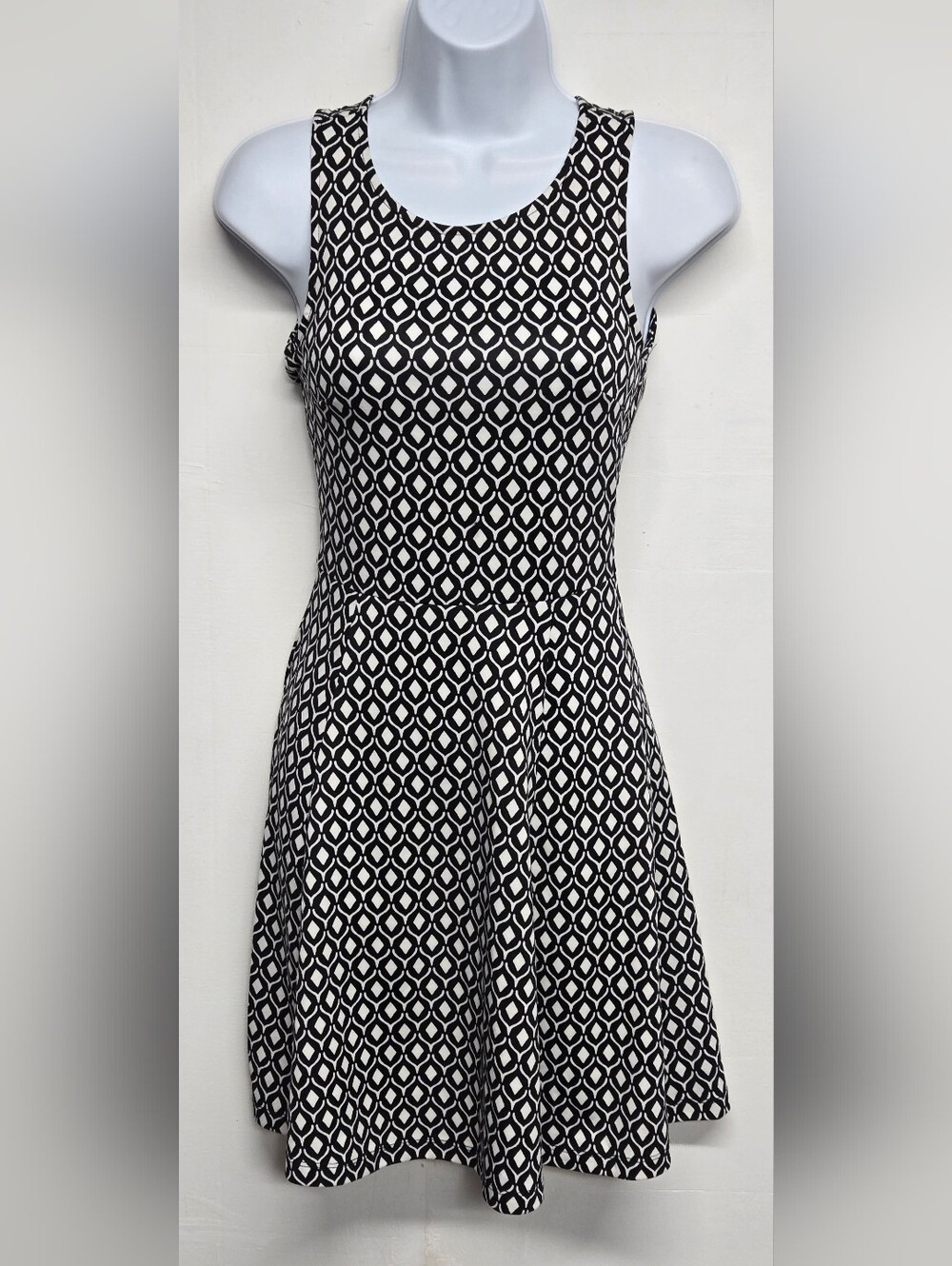 H&M Fit And Flare Dress Above Knee Length Stretch Black White Cut Out Back XS